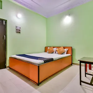 Spot On 63057 Nirmala Hotel